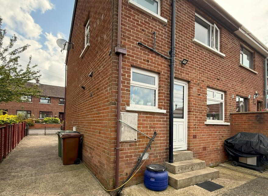 16 Mandeville Avenue, Lisburn, BT27 5AL