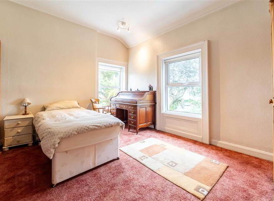 35 Ballyholme Road, Bangor, BT20 5JL