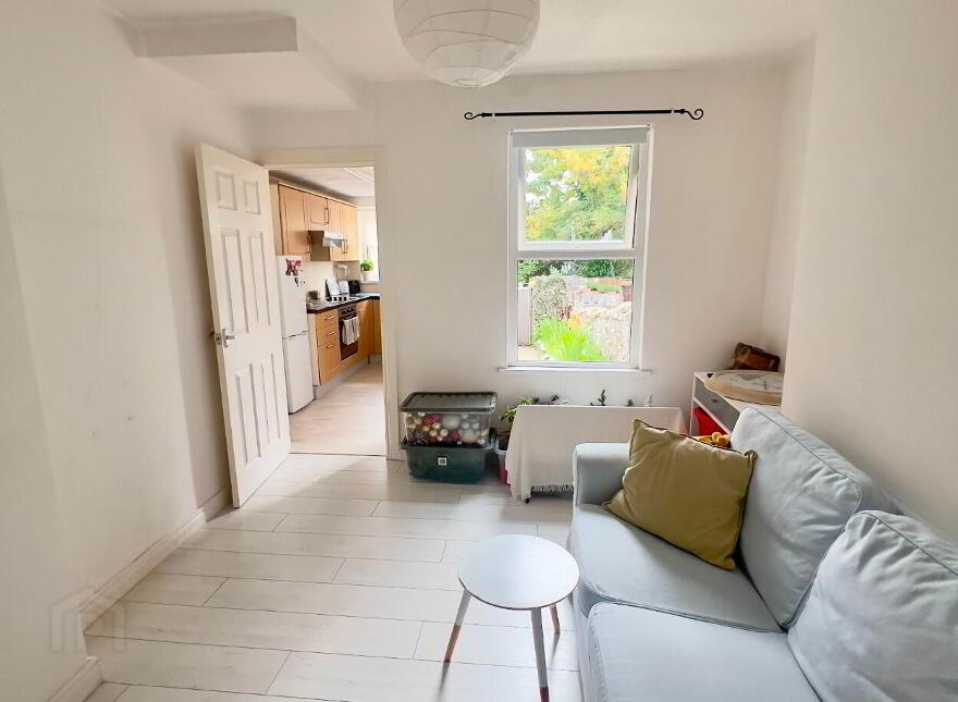 18 Circular Road, Larne, BT40 1HW