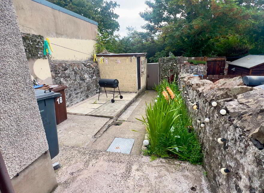 18 Circular Road, Larne, BT40 1HW