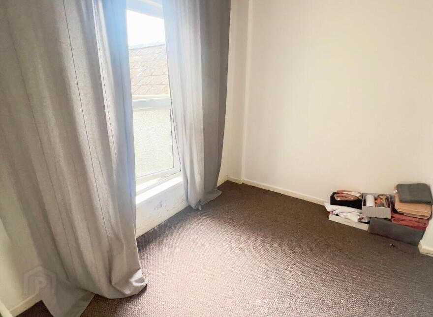 18 Circular Road, Larne, BT40 1HW