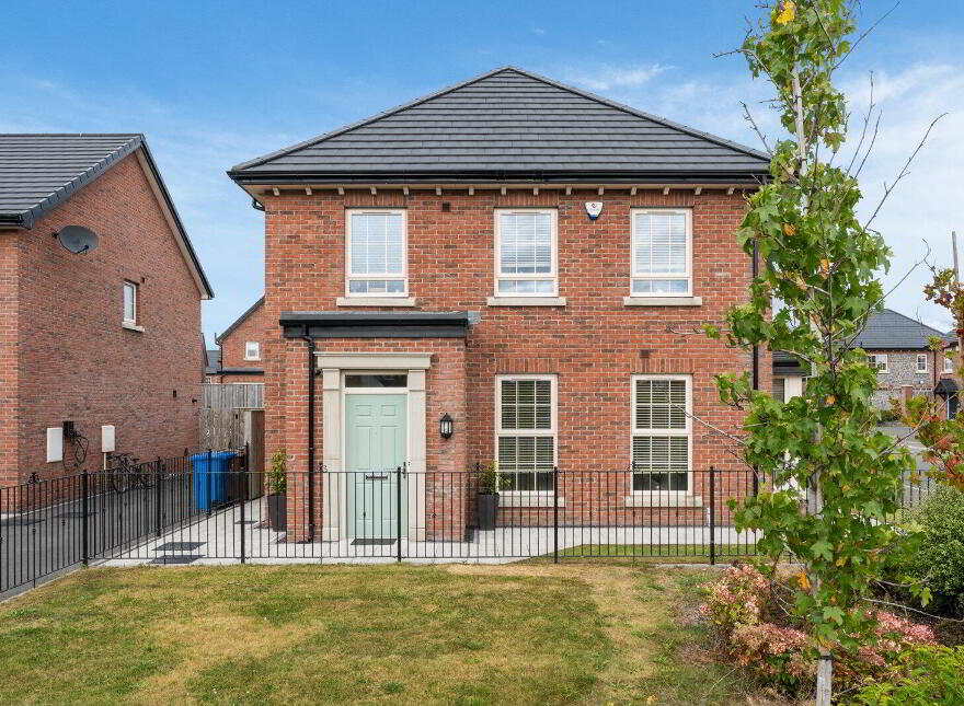 2 Helens Wood Gardens, Bangor, BT19 1GA photo