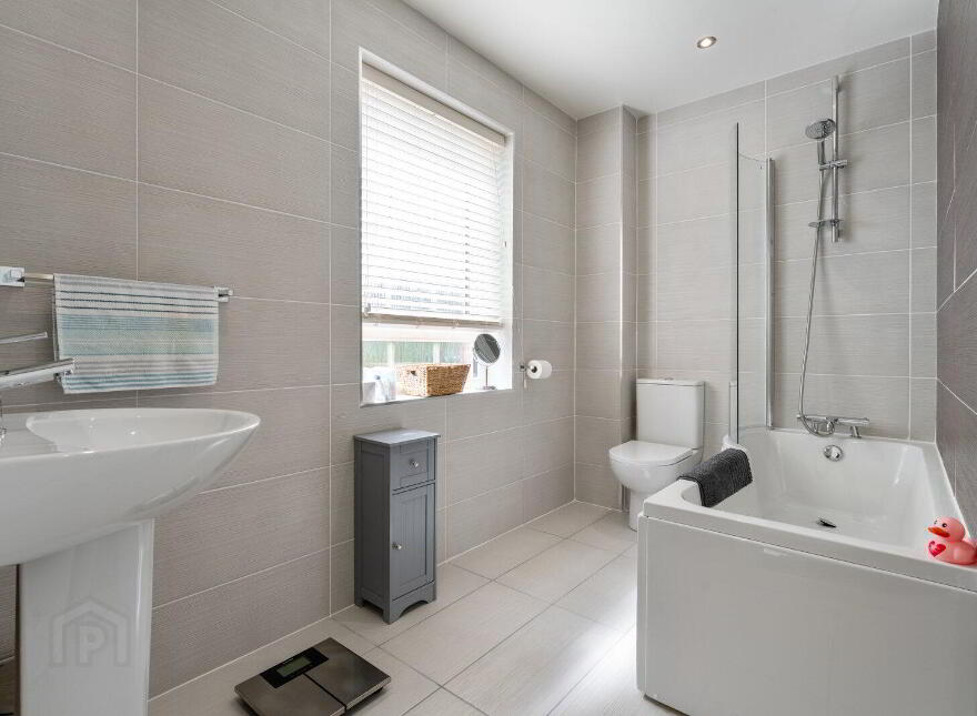 2 Helens Wood Gardens, Bangor, BT19 1GA