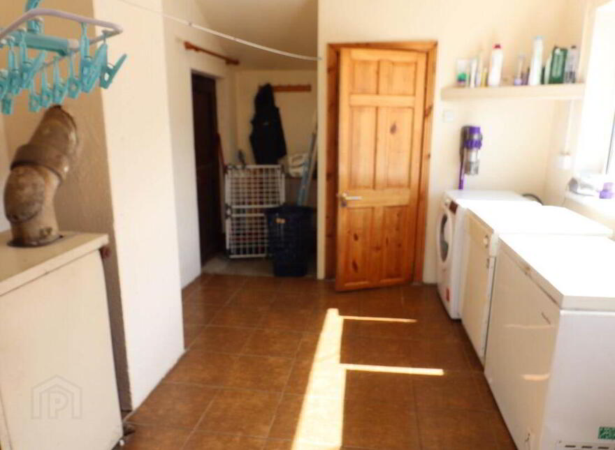 Carnmore West, Carnmore, H91E198