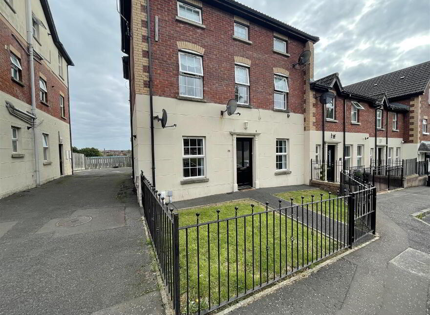 31 St. Marys Gardens, Belfast, BT12 7LG photo
