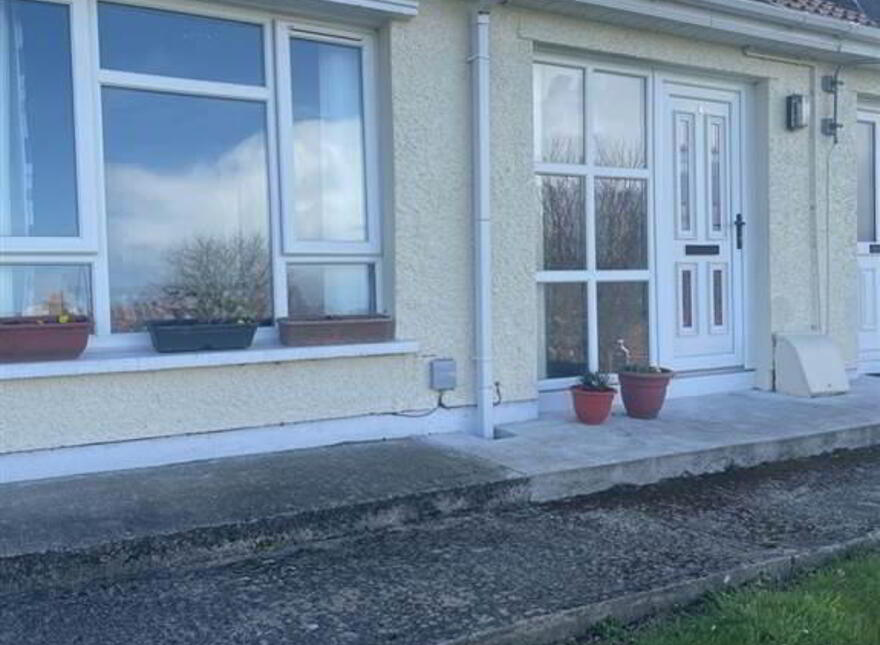 4 Skipperstone Drive, Bangor, BT19 7HU photo