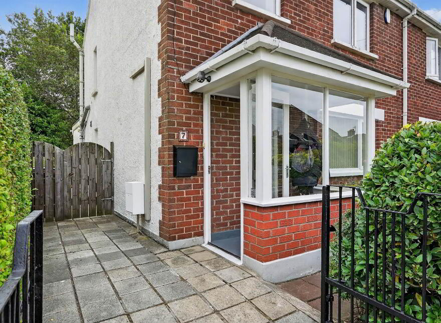 7 Tillysburn Drive, Off Holywood Road, Belfast, BT4 2PE