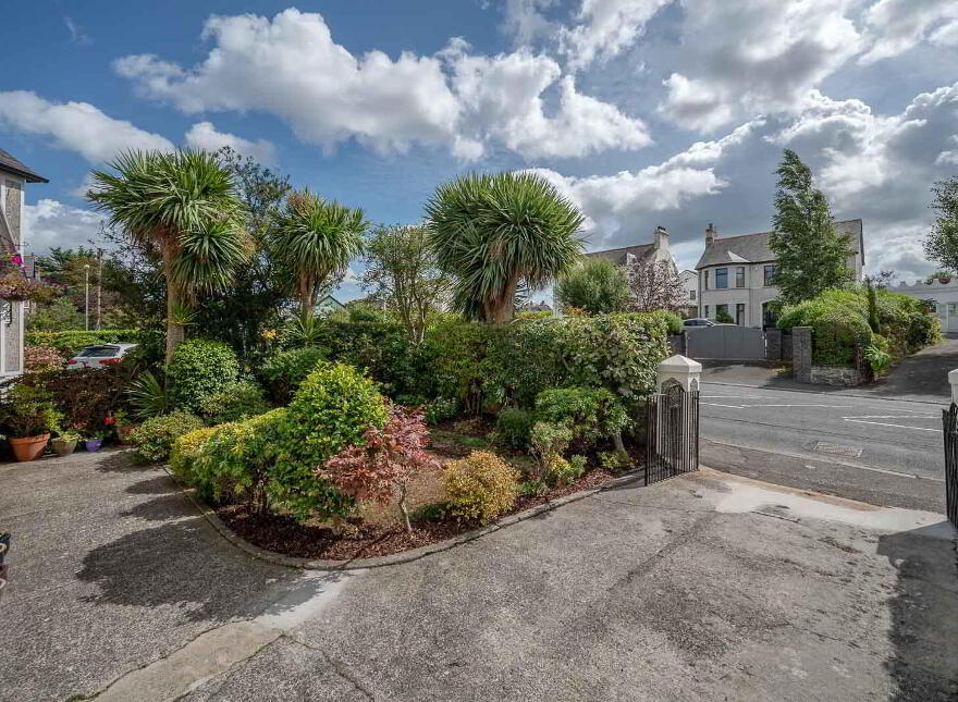 135 Groomsport Road, Bangor, BT20 5NS