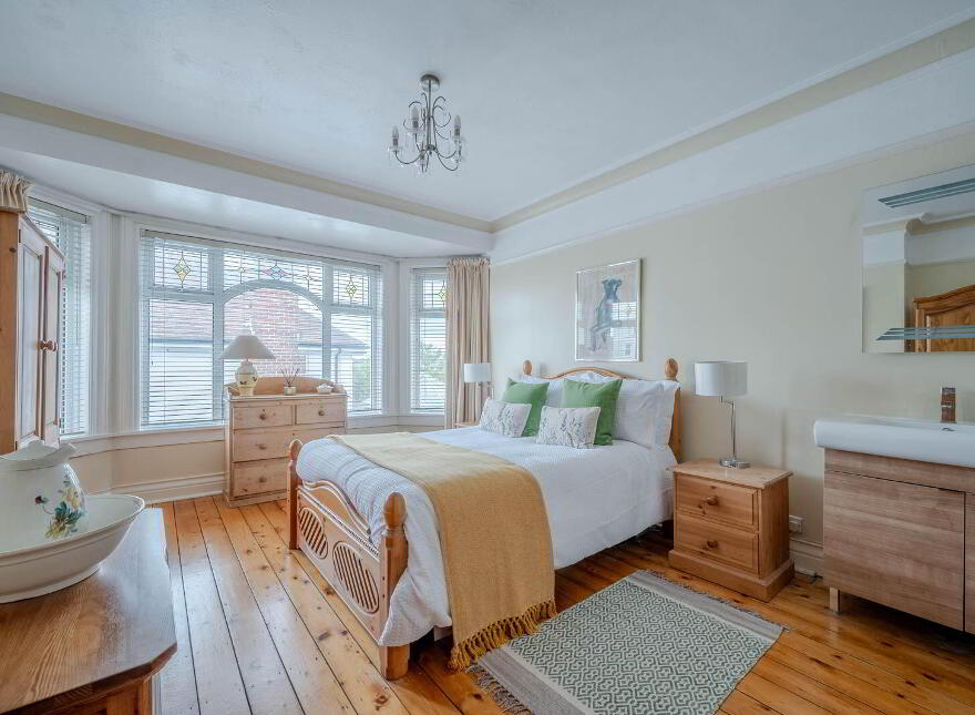 135 Groomsport Road, Bangor, BT20 5NS
