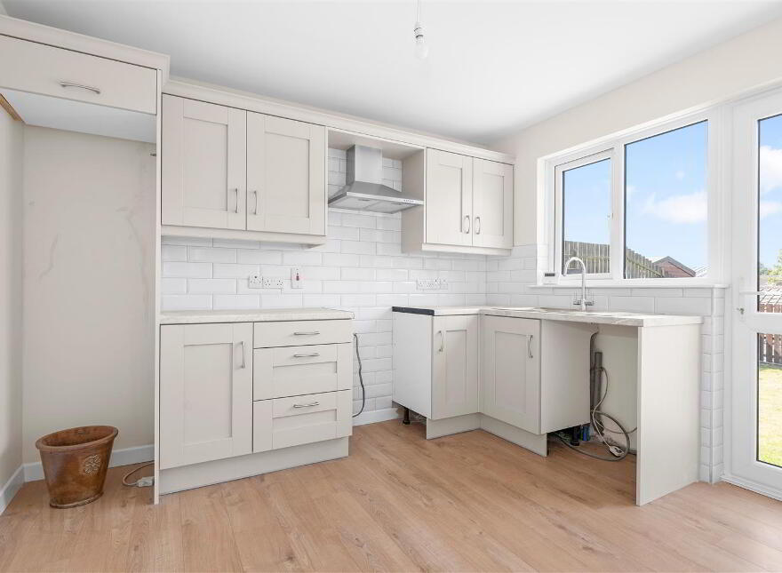28 Alveston Park, Carryduff, Belfast, BT8 8RP