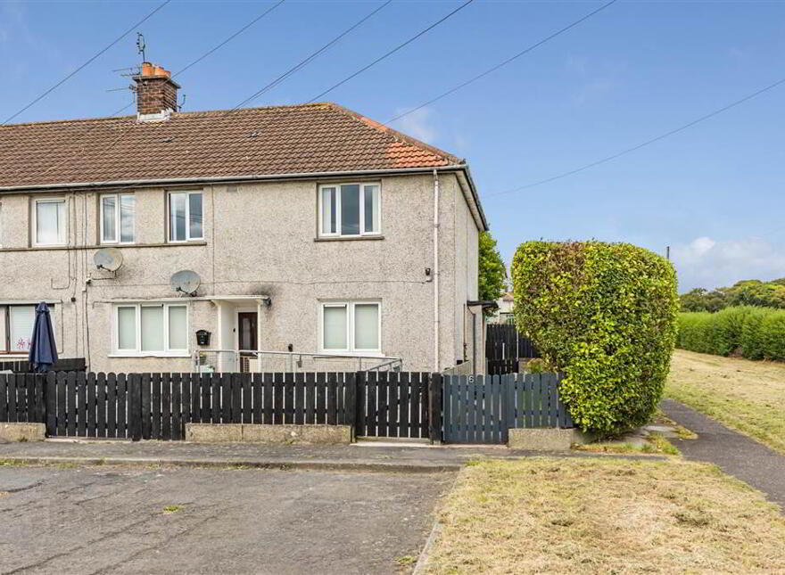 6 Eastway, Bangor, BT20 4EG photo