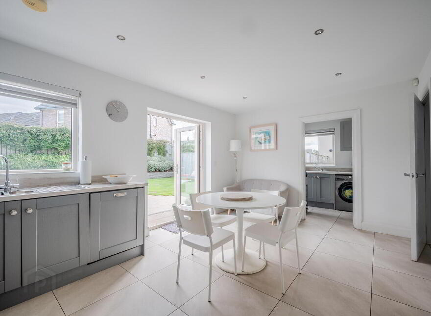 36 Woodbrook Walk, Lisburn, BT28 2ZY