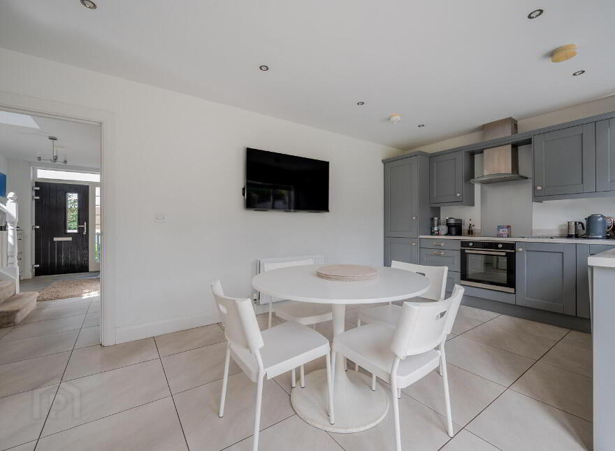 36 Woodbrook Walk, Lisburn, BT28 2ZY