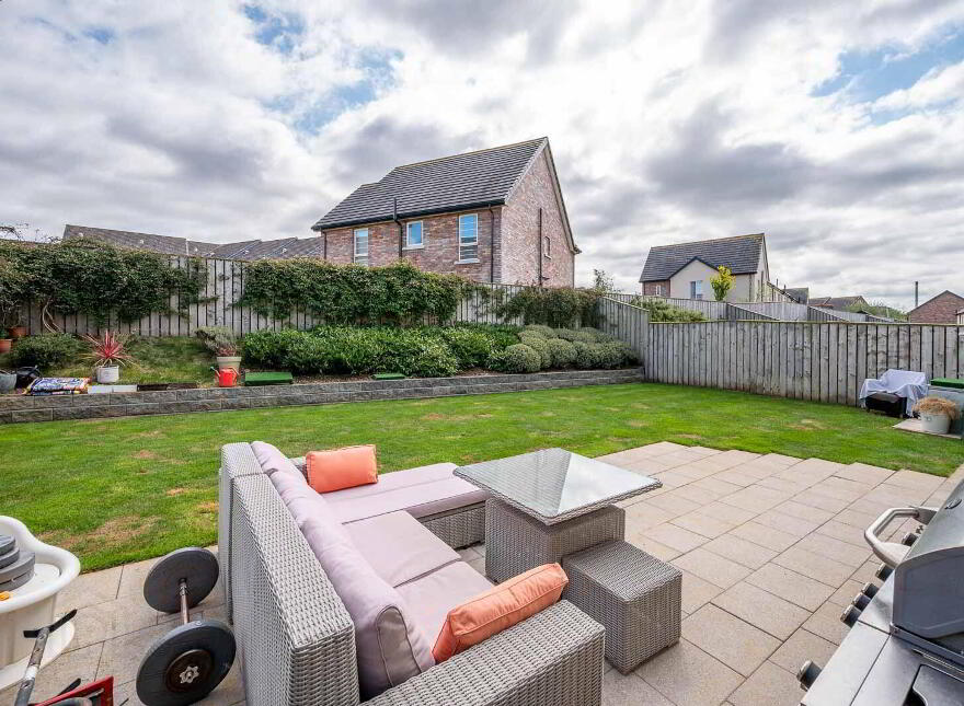 36 Woodbrook Walk, Lisburn, BT28 2ZY
