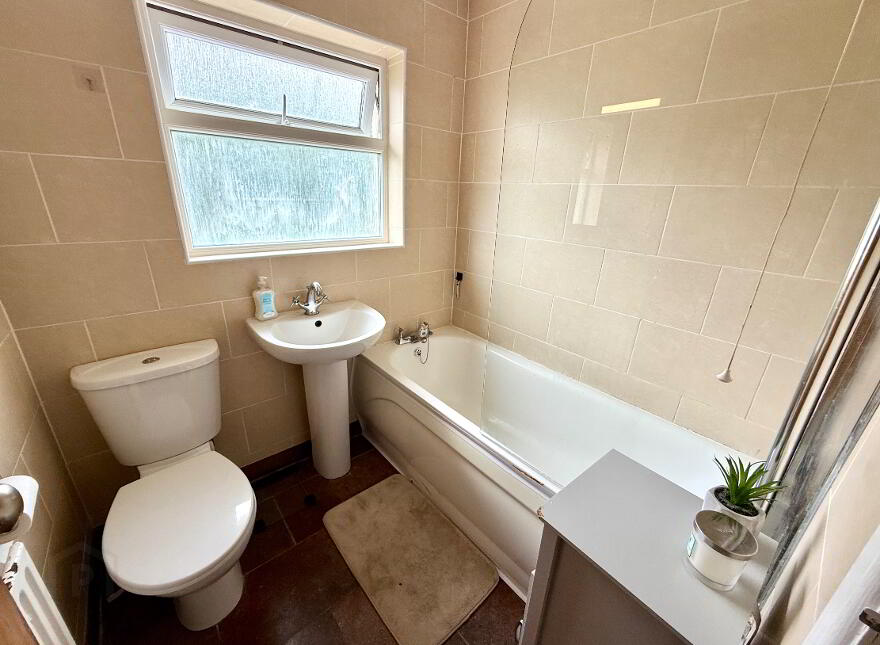 17 Glenside Road, Derry, BT48 0BL