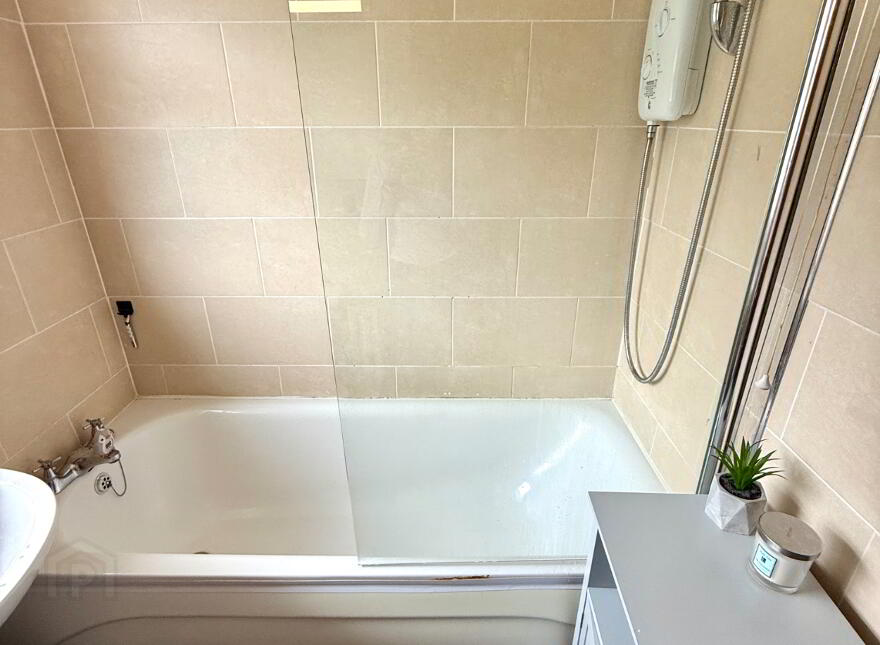 17 Glenside Road, Derry, BT48 0BL