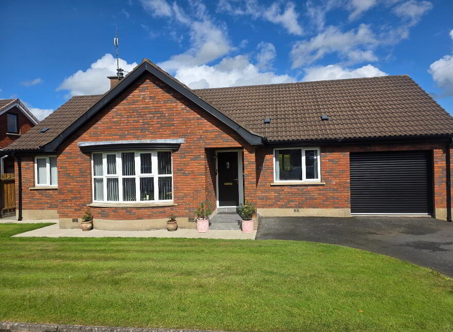 41 Danesfort, Moira, BT67 0SG photo