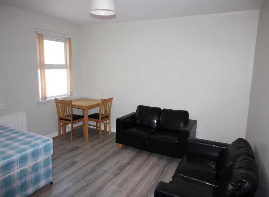 2, 32 Stranmillis Road, Belfast, BT9 5AA