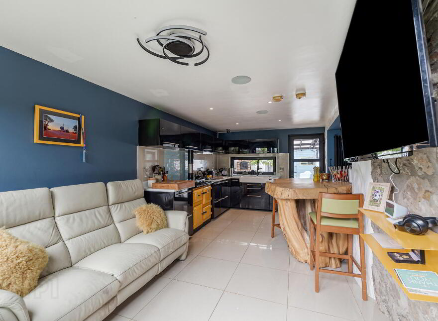 Hollytree Cottage, 10 Deer Park Road, Portaferry, Newtownards, BT22 1PW