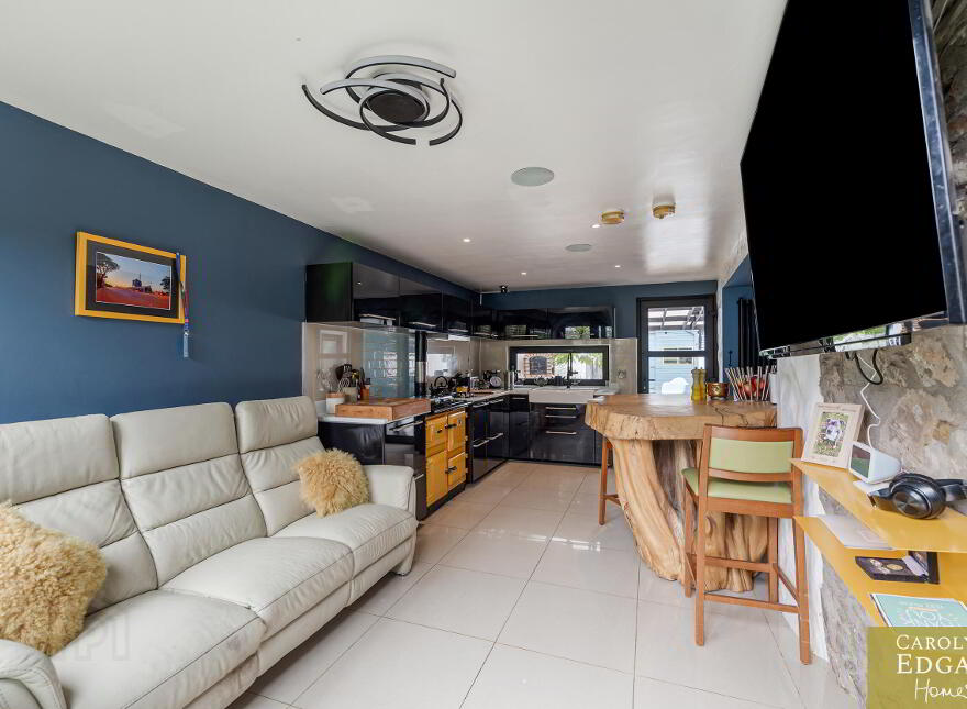 Hollytree Cottage, 10 Deer Park Road, Portaferry, Newtownards, BT22 1PW