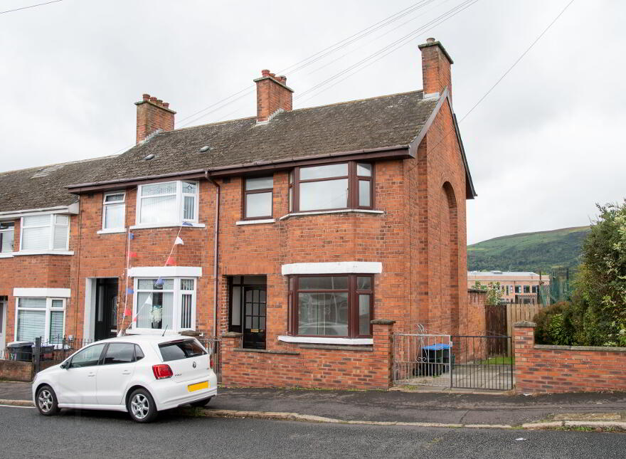 33 Woodvale Avenue, Belfast, BT13 3EY photo