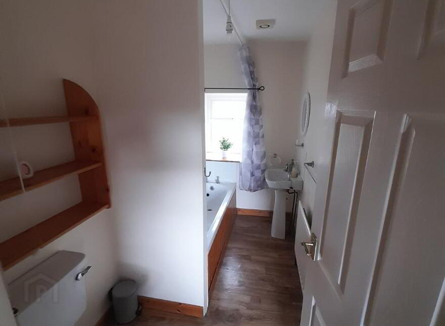 16 Bay Road, Ballykinlar, Downpatrick, BT30 8EH
