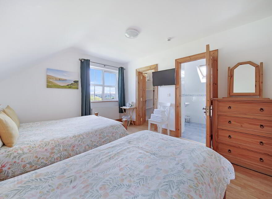 Slieve League House, Teelin, Carrick, F94YD23
