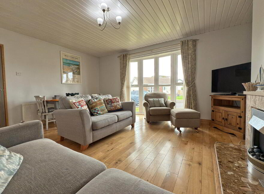 19 Bushfoot Avenue, Portballintrae, BT57 8YY