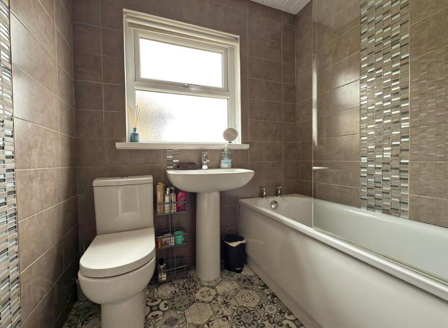 19 Bushfoot Avenue, Portballintrae, BT57 8YY