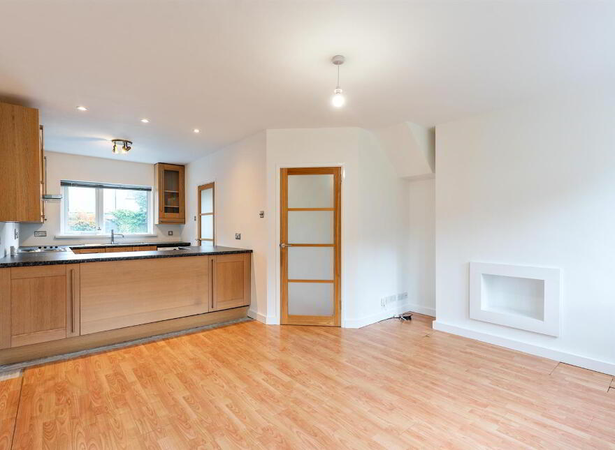 8 Inglewood Court, Belfast, BT4 1RY