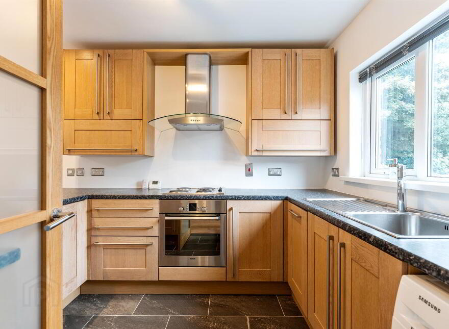 8 Inglewood Court, Belfast, BT4 1RY