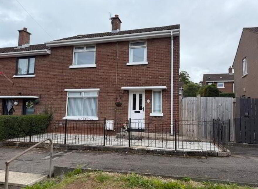 10 Knocknagoney Grove, Belfast, BT4 2QE photo