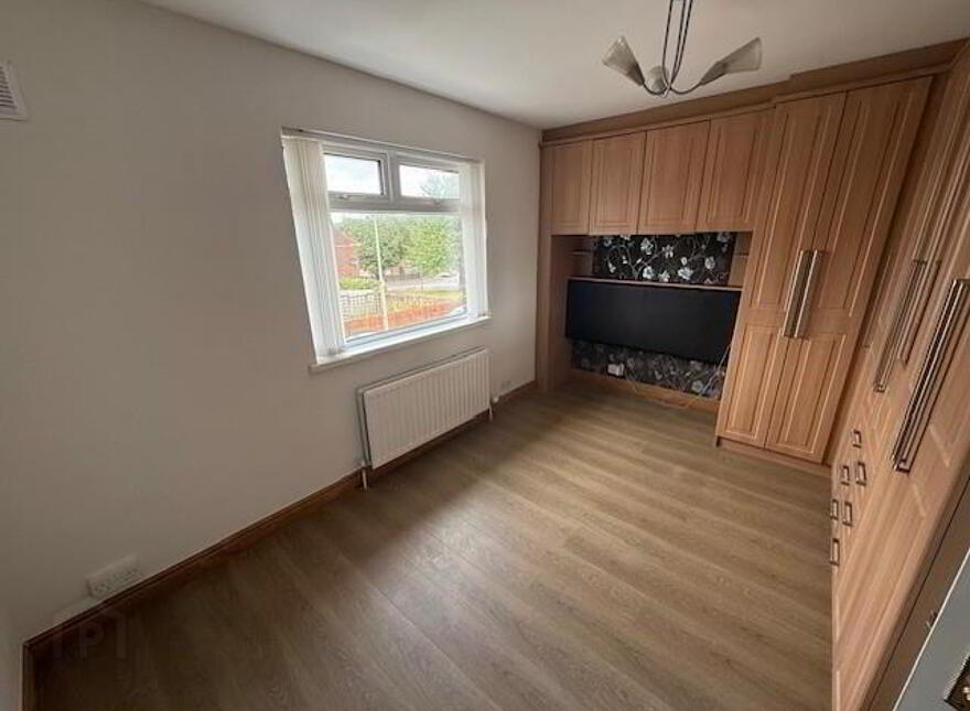 10 Knocknagoney Grove, Belfast, BT4 2QE