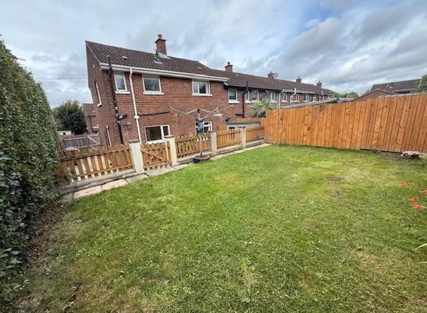 10 Knocknagoney Grove, Belfast, BT4 2QE