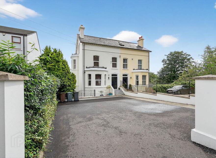117 Hillsborough Road, Lisburn, BT28 1JX