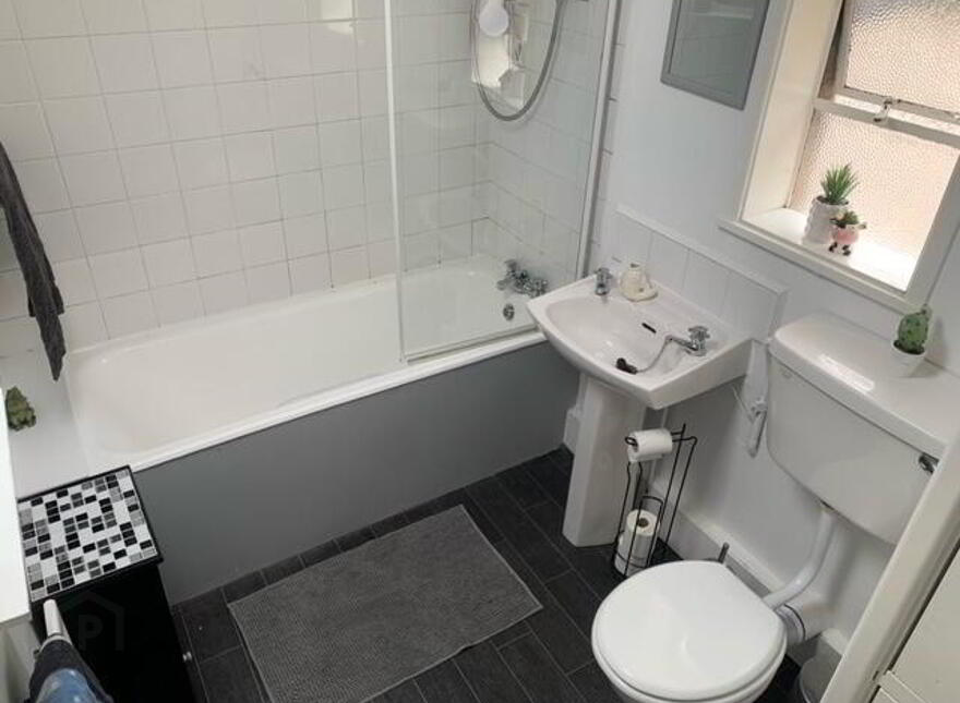 36 Meadowbank Place, Belfast, BT9 7FF