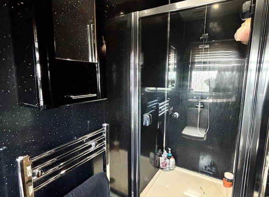 1 Lyndhurst View Close, Belfast, BT13 3XD