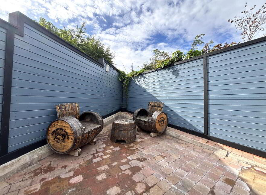 1 Lyndhurst View Close, Belfast, BT13 3XD