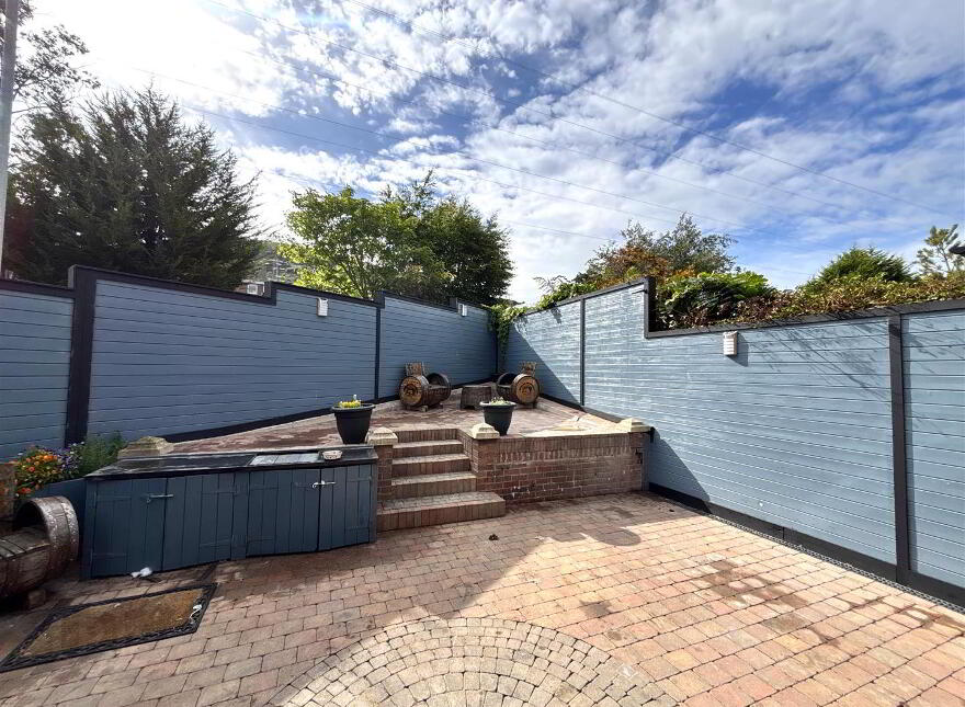 1 Lyndhurst View Close, Belfast, BT13 3XD