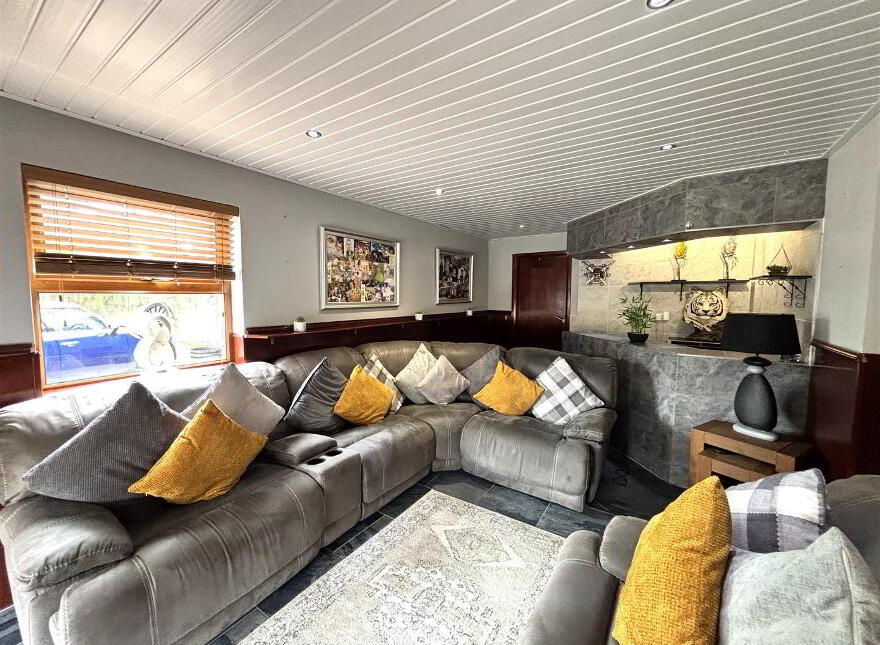 1 Lyndhurst View Close, Belfast, BT13 3XD