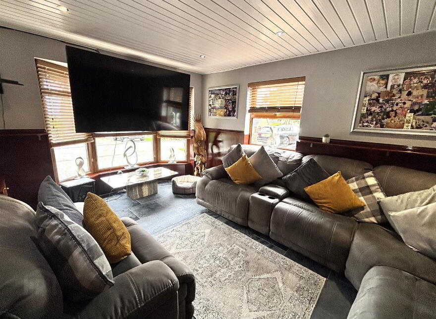 1 Lyndhurst View Close, Belfast, BT13 3XD