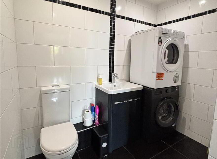 1 Lyndhurst View Close, Belfast, BT13 3XD