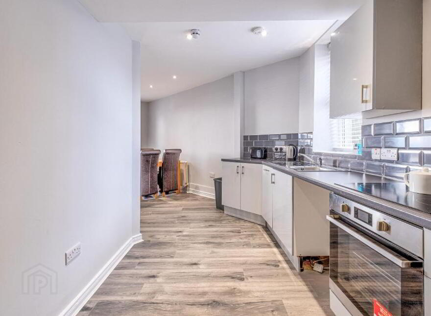 2 Dunluce Street (FLAT 2), Portrush, BT56 8DH