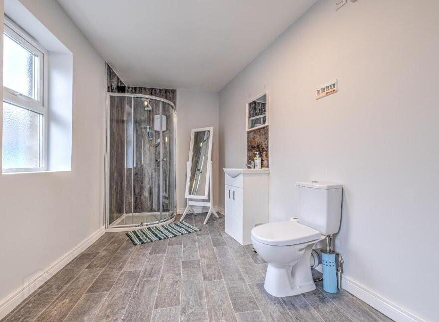 2 Dunluce Street (FLAT 2), Portrush, BT56 8DH