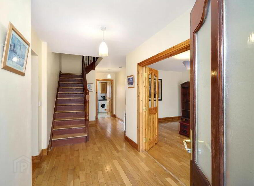 82 Yew Park, Virginia, A82F5P0