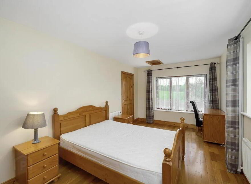 82 Yew Park, Virginia, A82F5P0