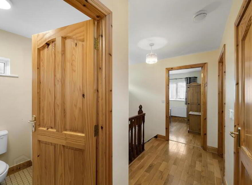 82 Yew Park, Virginia, A82F5P0