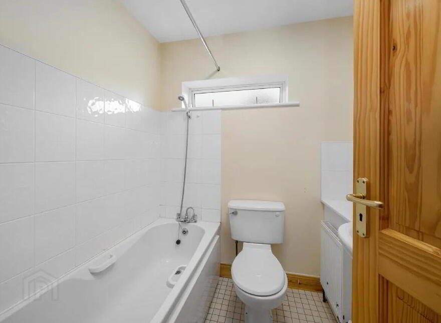 82 Yew Park, Virginia, A82F5P0