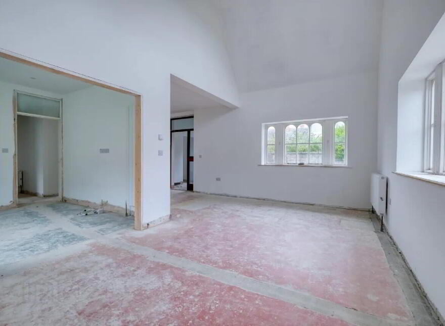 Ardagh Village, Ardagh, N39RX73