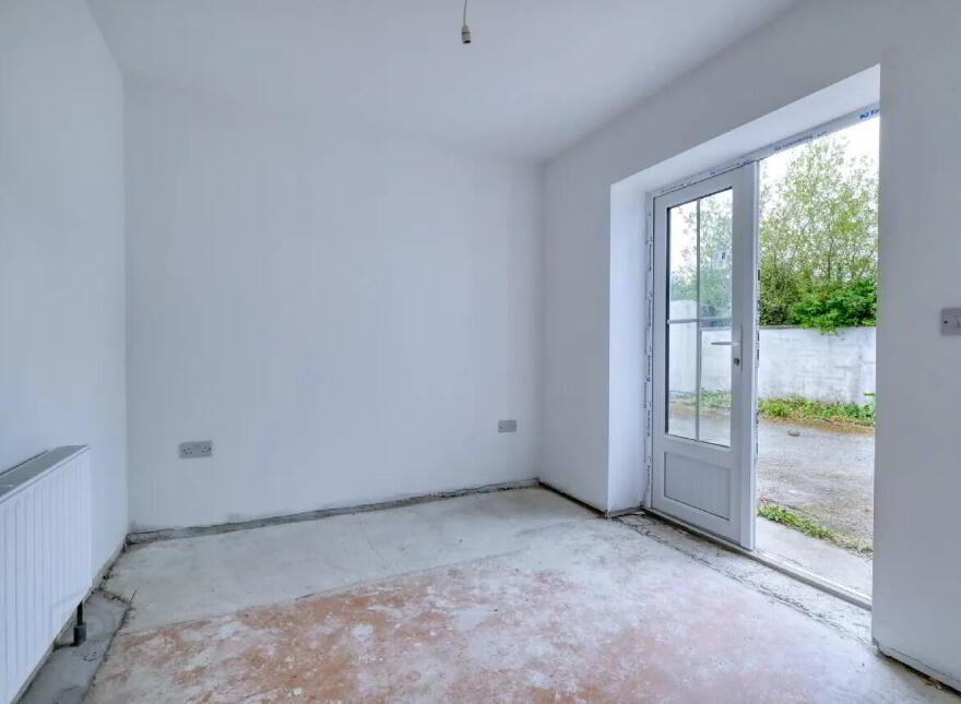 Ardagh Village, Ardagh, N39RX73